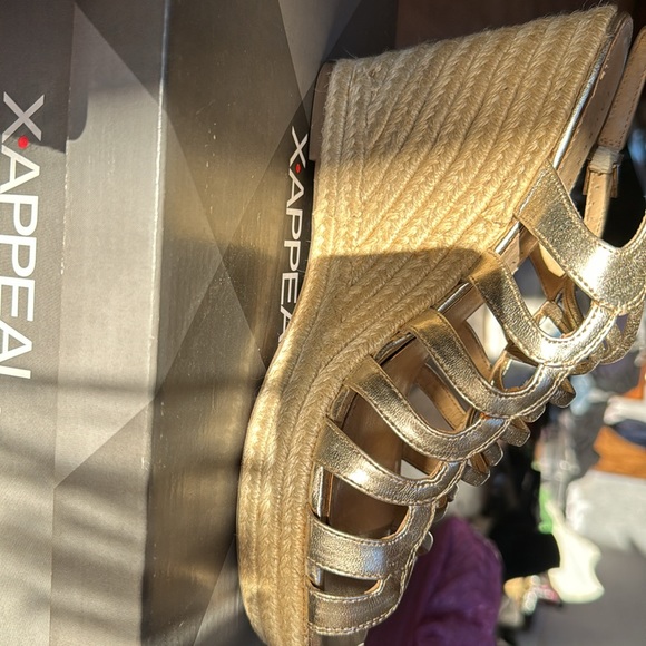 Lauren Blakwell - Picture 3 of 10